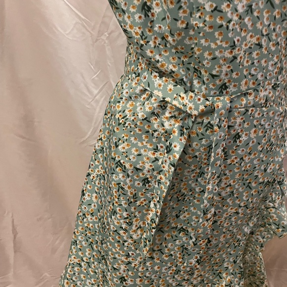 Spring Flowers Wrap Around Dress - Picture 3 of 8